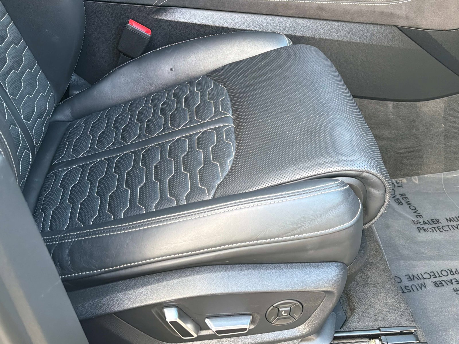 Used 2024 Audi RS Q8 image 23