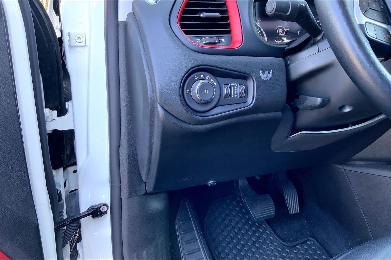 Used 2023 Jeep Renegade Trailhawk w/ Trailhawk Elite Group AWD/4WD image 33
