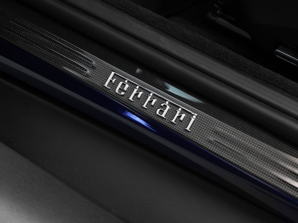 Certified 2025 Ferrari Roma Spider RWD image 39