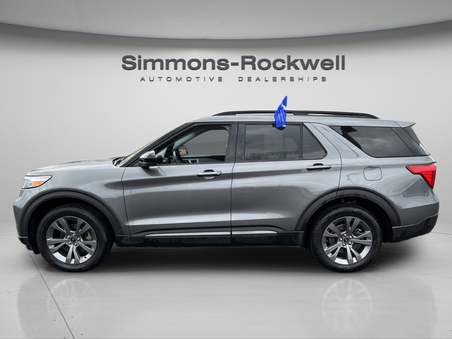 Used 2023 Ford Explorer XLT w/ Equipment Group 202A AWD/4WD image 8