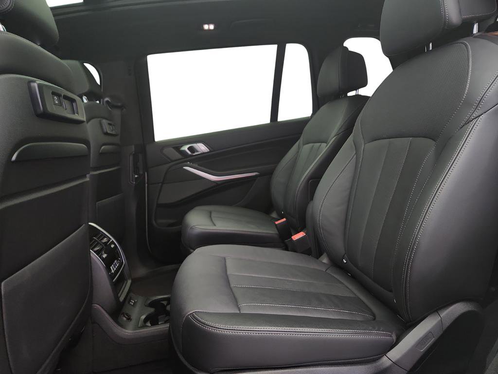 Used 2022 BMW X7 xDrive40i w/ Premium Package image 35