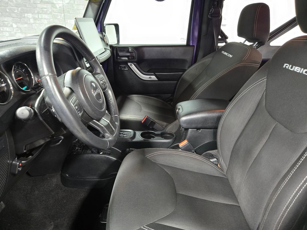 Used 2018 Jeep Wrangler Rubicon w/ Power Convenience Group AWD/4WD image 9