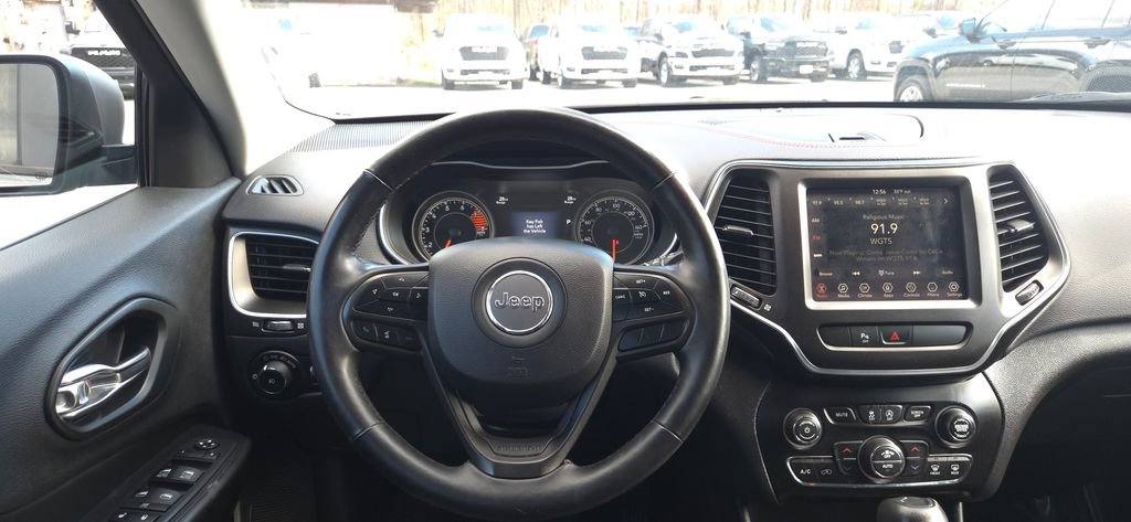 Used 2019 Jeep Cherokee Trailhawk w/ Cold Weather Group image 20