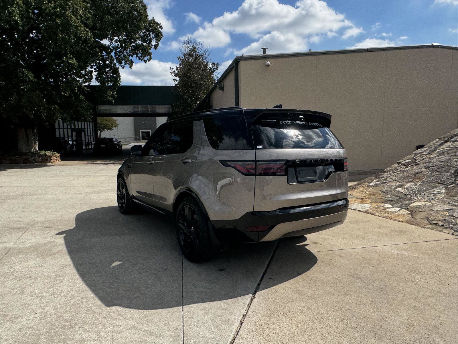 Certified 2026 Land Rover Discovery Dynamic SE AWD/4WD image 5