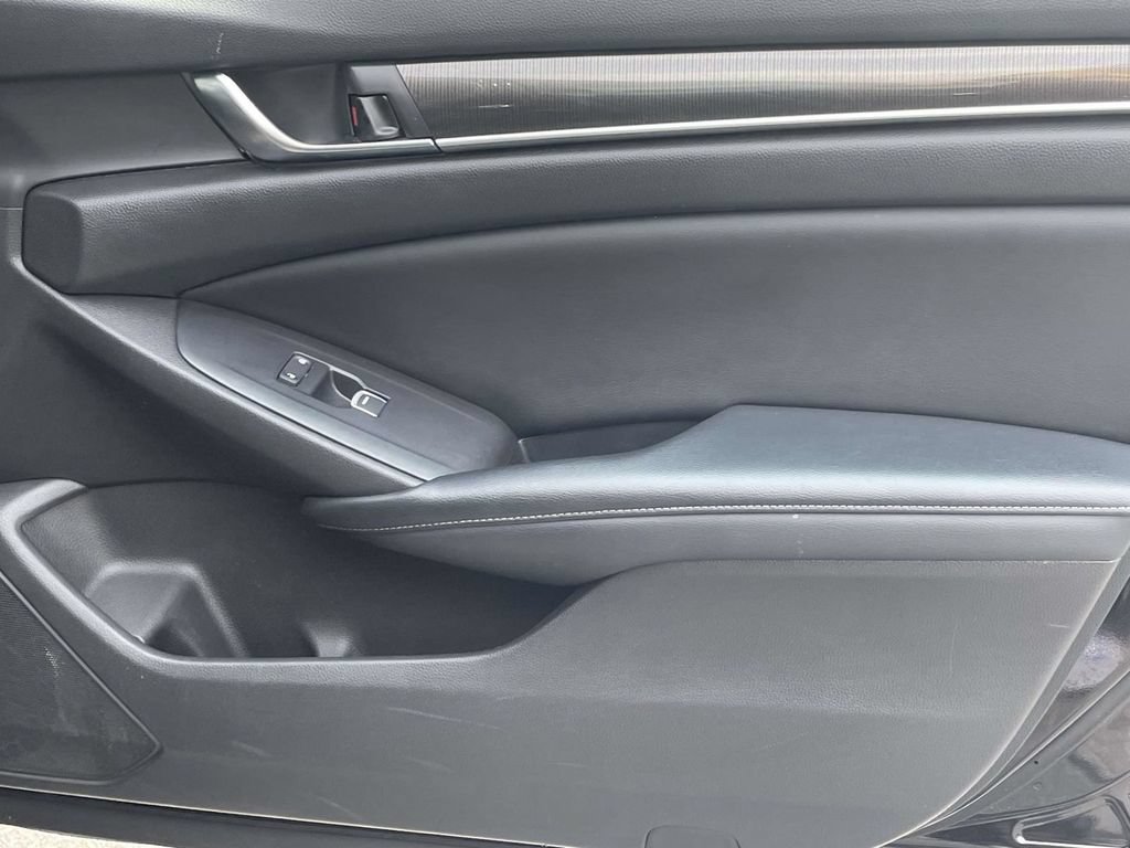 Used 2018 Honda Accord Sport image 18