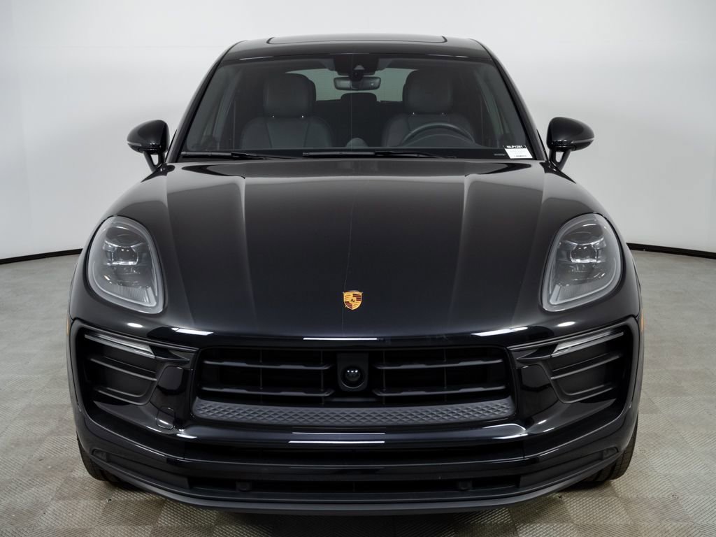 Certified 2025 Porsche Macan image 36