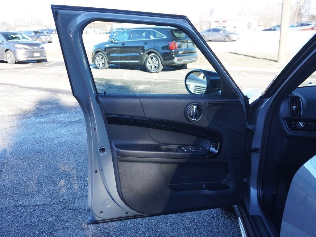 Used 2022 MINI Cooper Countryman S w/ Premium Package image 23