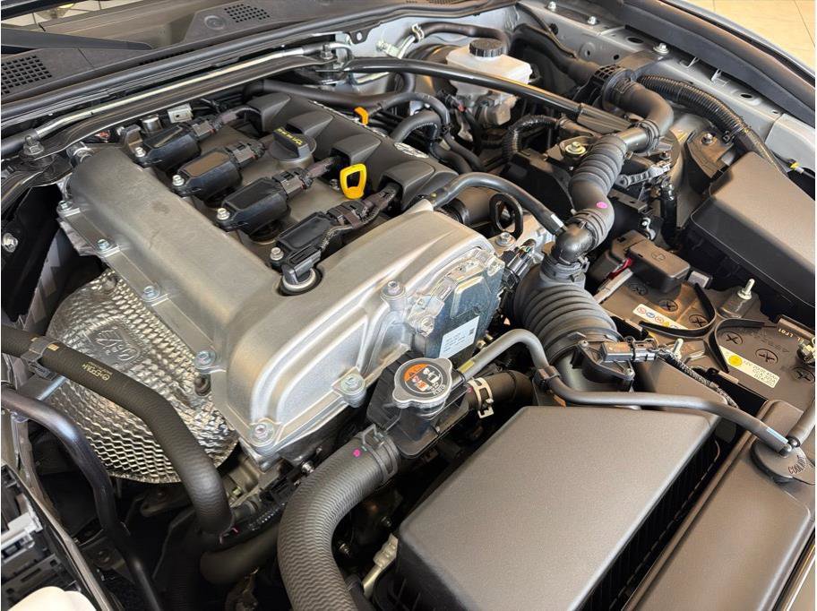 Used 2024 MAZDA MX-5 Miata Club RWD image 38