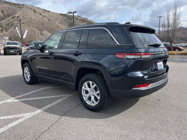 Used 2024 Jeep Grand Cherokee Limited image 6