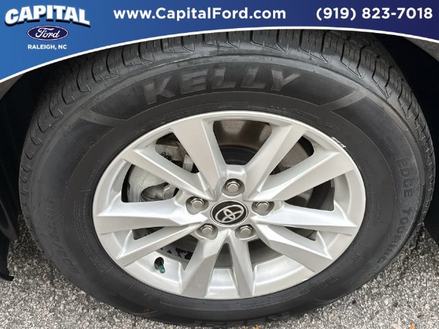 Used 2025 Toyota Camry LE FWD image 13