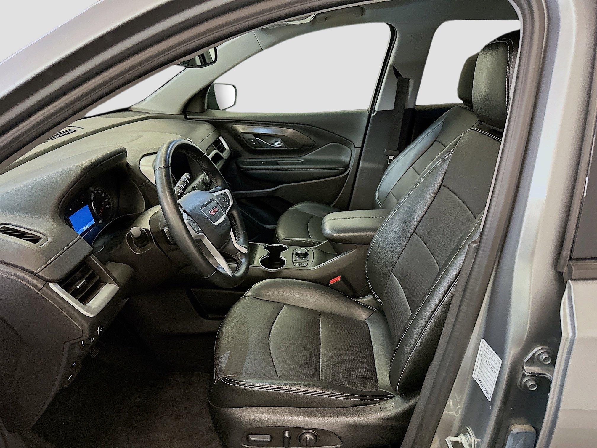 Used 2024 GMC Terrain SLT image 13