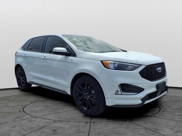 Used 2022 Ford Edge ST-Line AWD/4WD image 3