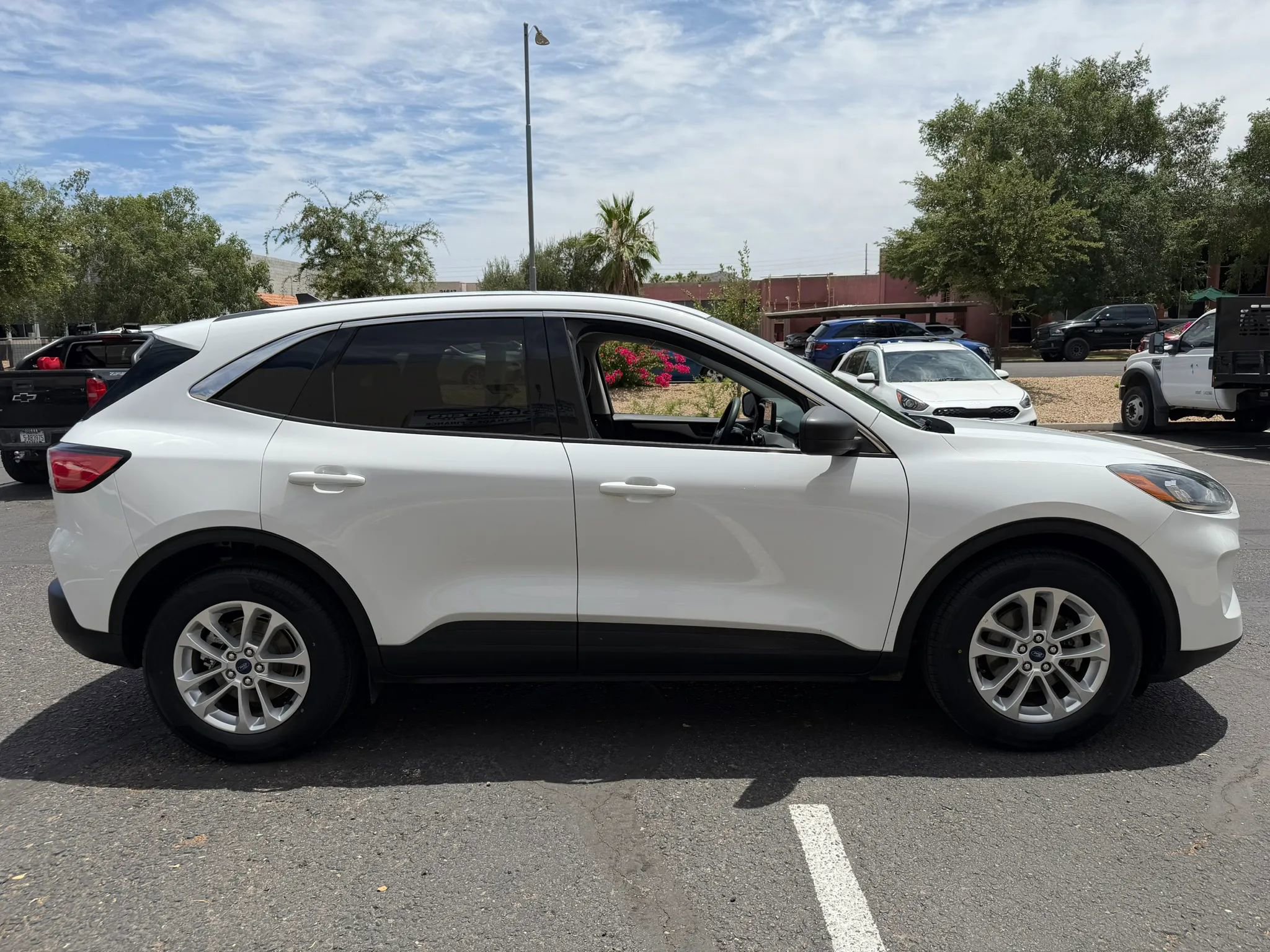 Used 2022 Ford Escape SE FWD image 6