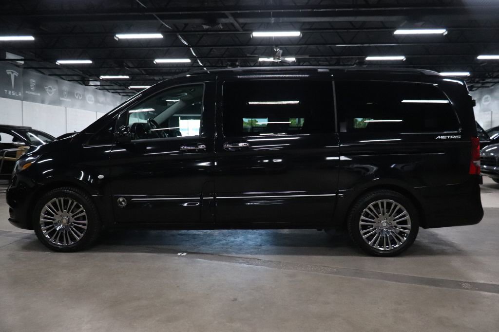 Used 2018 Mercedes-Benz Metris Passenger image 2
