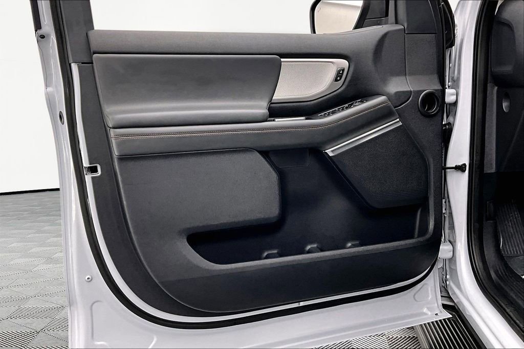 Used 2025 Ford Expedition Max Active image 23