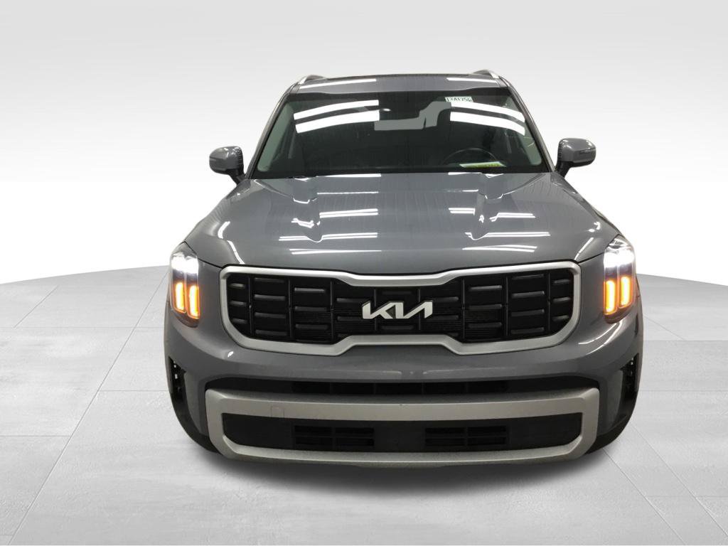 Used 2025 Kia Telluride S AWD/4WD image 3