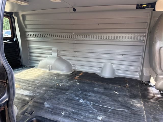 Used 2017 GMC Savana 2500 RWD image 20