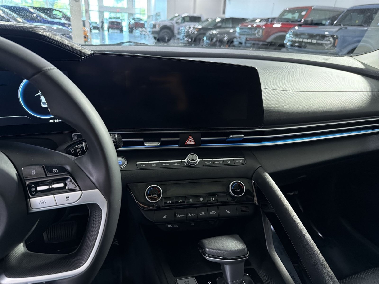 Used 2023 Hyundai Elantra Limited FWD image 20