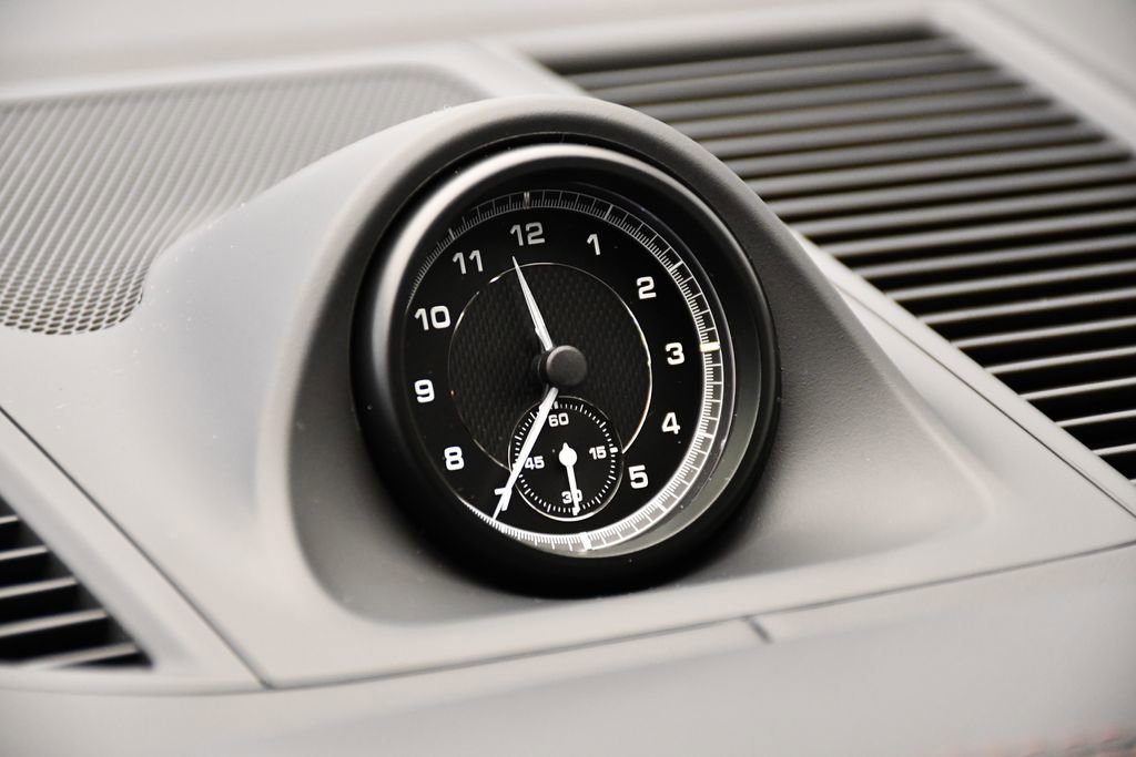 Used 2025 Porsche Macan image 18