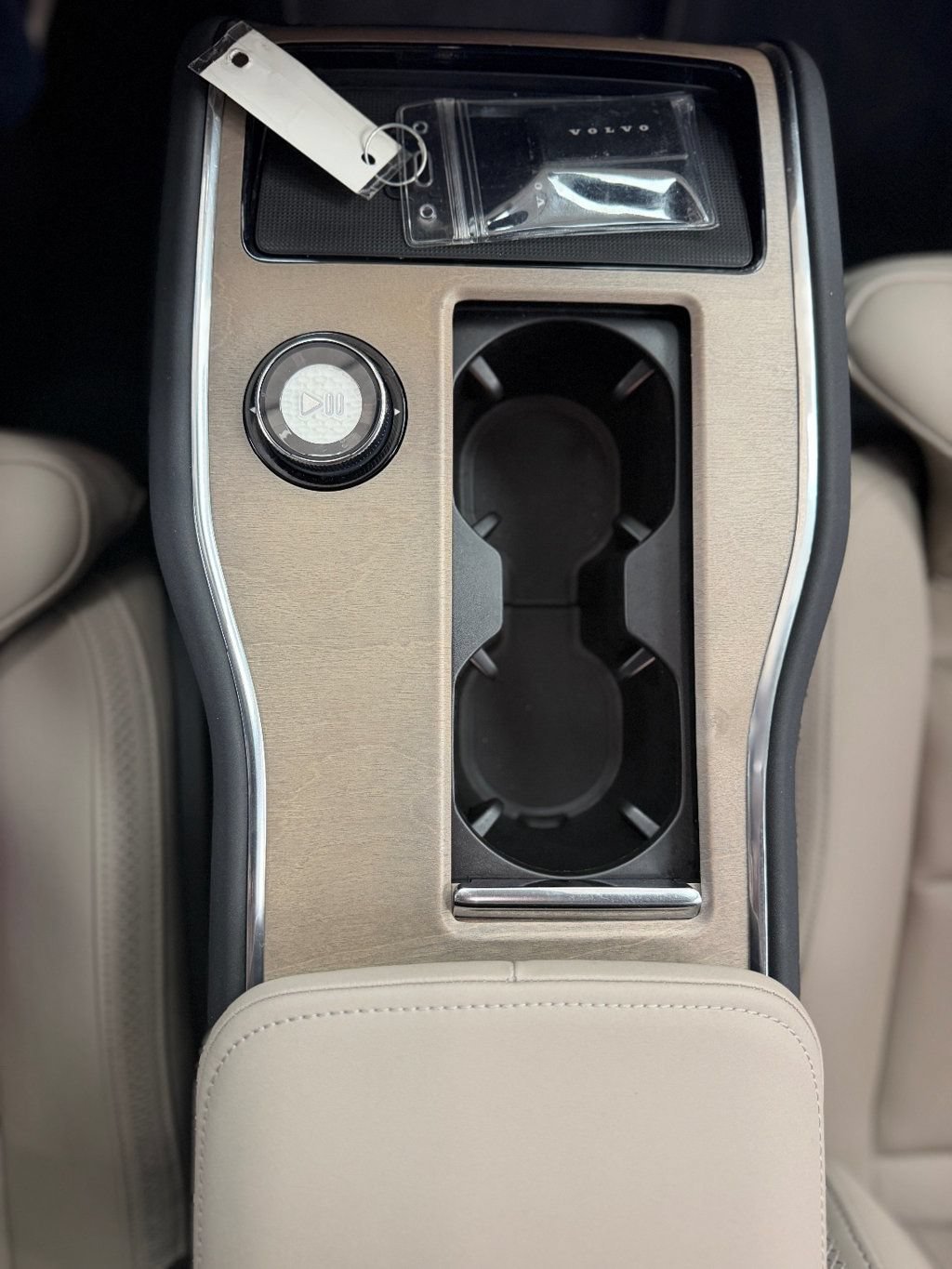 Used 2025 Volvo EX90 Plus AWD/4WD image 24