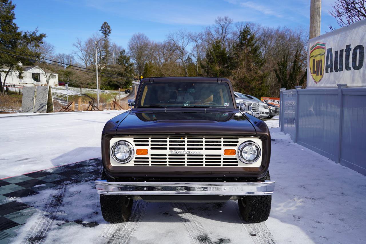Used 2025 Ford Bronco Badlands image 15
