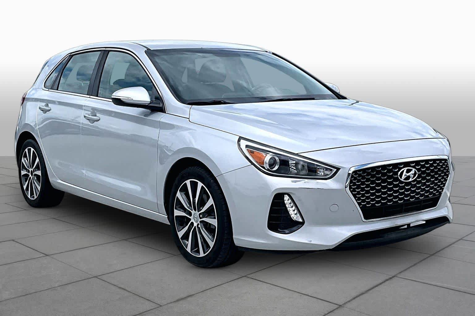 Used 2018 Hyundai Elantra GT w/ Style Package 02 FWD image 3