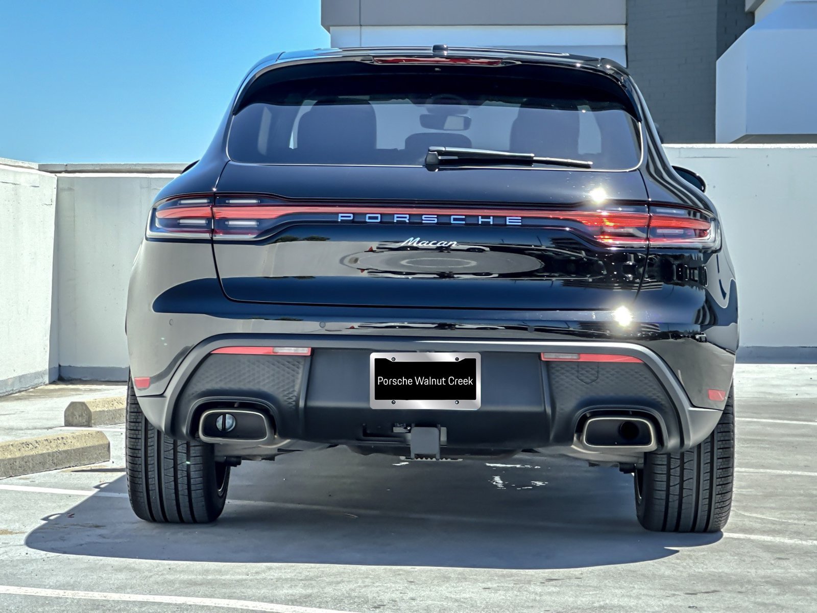 Certified 2026 Porsche Macan AWD/4WD image 8