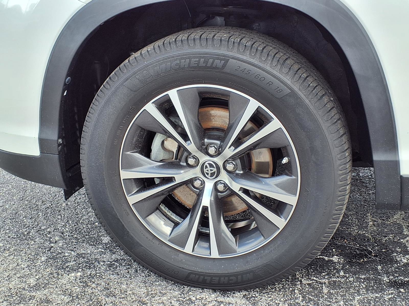 Used 2019 Toyota Highlander LE FWD image 26