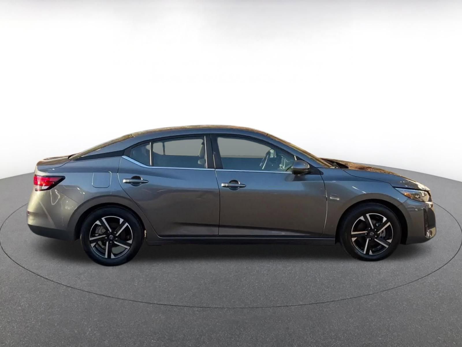 Used 2025 Nissan Sentra SV FWD image 16