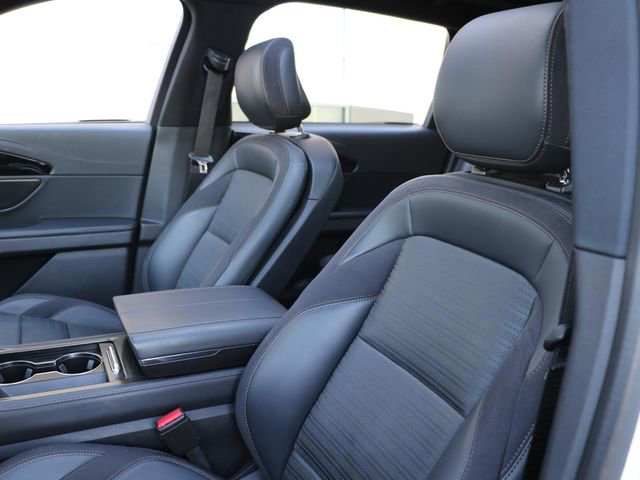 Used 2024 Lincoln Nautilus Reserve w/ Equipment Group 202A image 19