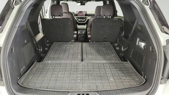 Certified 2025 Ford Explorer Platinum w/ Ultimate Package AWD/4WD image 26