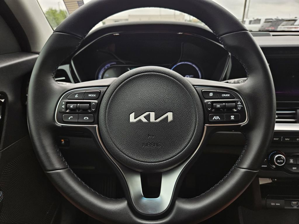 Used 2022 Kia Niro EX Premium FWD image 10