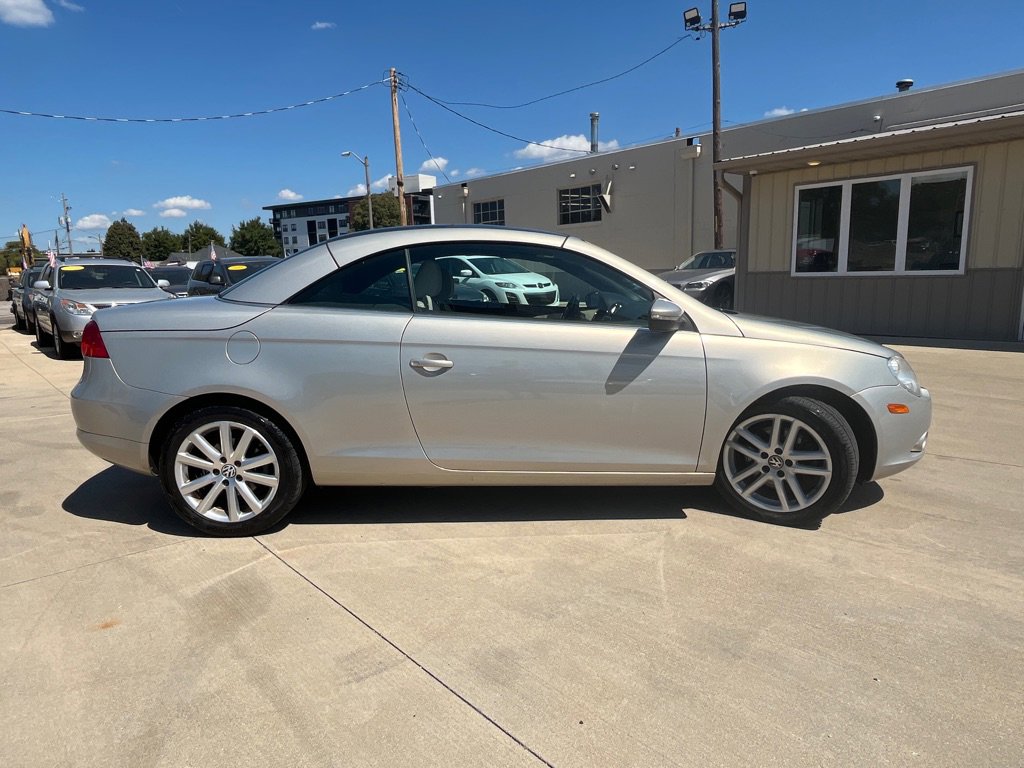 Used 2009 Volkswagen Eos Komfort FWD image 4