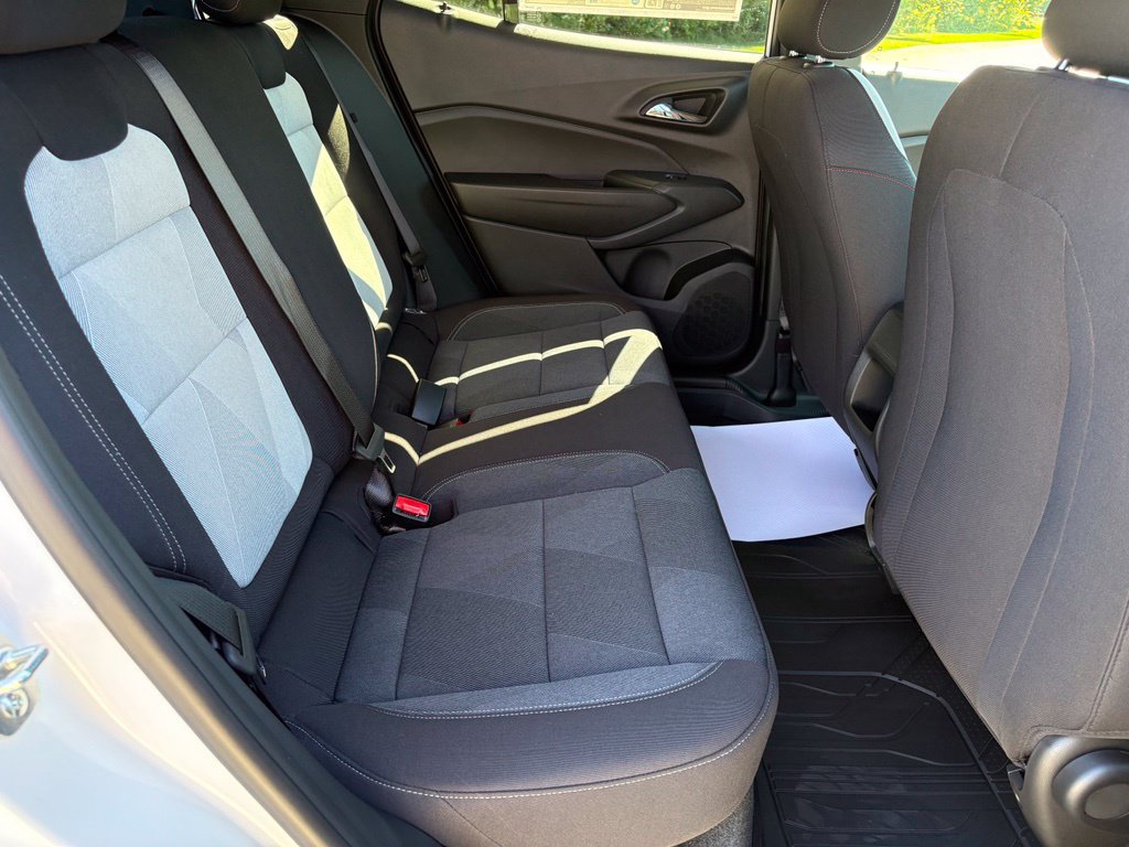 New 2026 Chevrolet Trax RS w/ Driver Confidence Package FWD image 32
