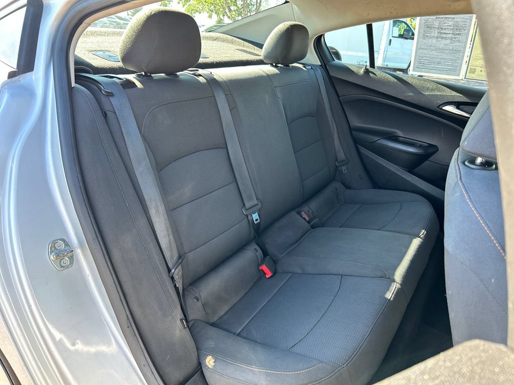 Used 2018 Chevrolet Cruze LS FWD image 17