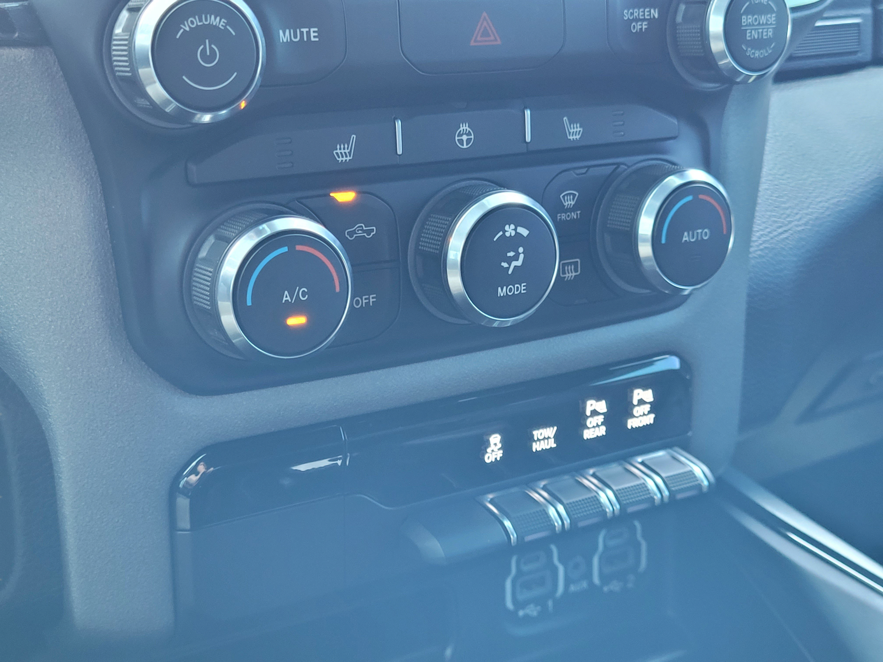 Used 2023 RAM 1500 Big Horn AWD/4WD image 24