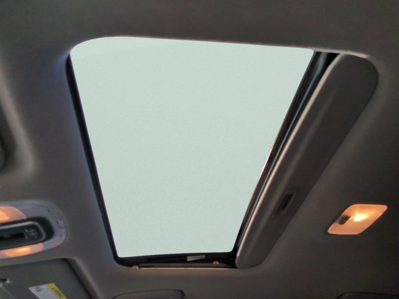 Used 2021 Hyundai Elantra SEL w/ Convenience + Premium Package image 19