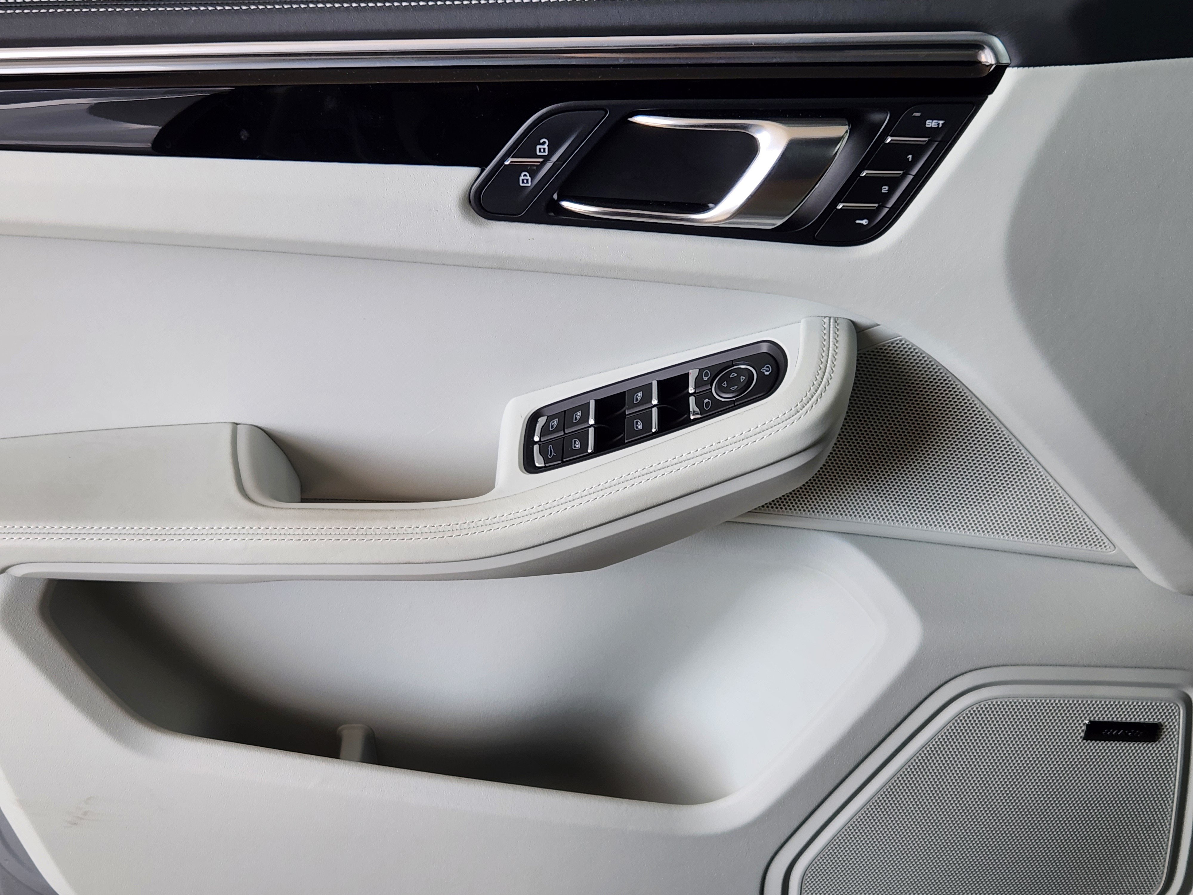 Certified 2023 Porsche Macan S AWD/4WD image 26
