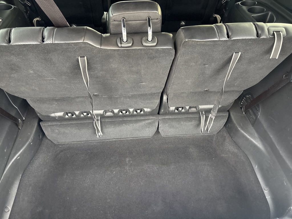 Used 2025 Chrysler Pacifica Limited image 8