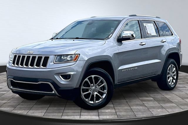 Used 2015 Jeep Grand Cherokee Limited w/ Trailer Tow Group IV AWD/4WD image 3