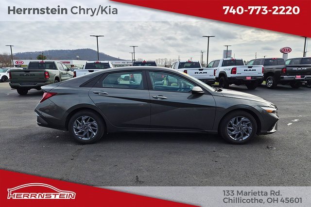 Used 2024 Hyundai Elantra SEL image 29