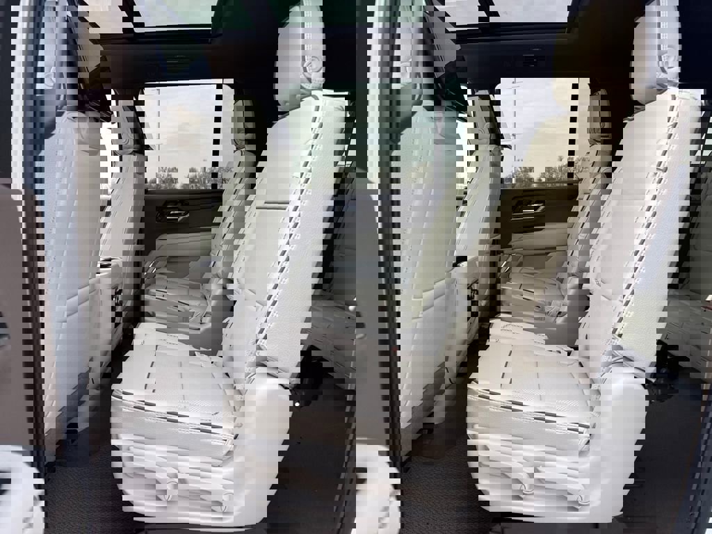 New 2026 GMC Yukon XL Denali w/ Denali Reserve Package image 14