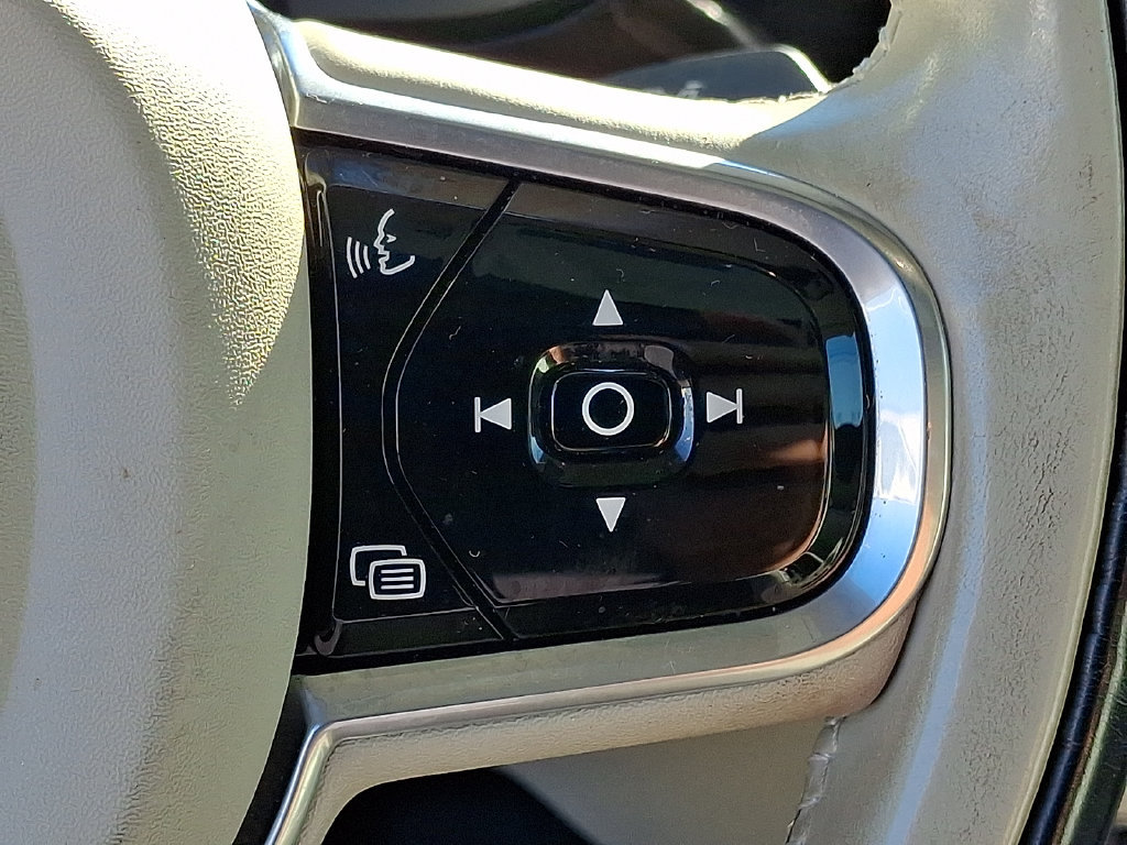 Used 2018 Volvo S90 T6 Momentum AWD/4WD image 19