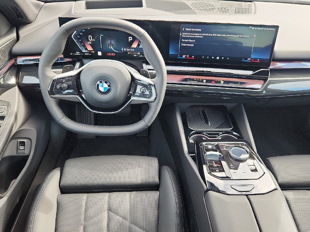 Used 2025 BMW 540i xDrive w/ Premium Package AWD/4WD image 17