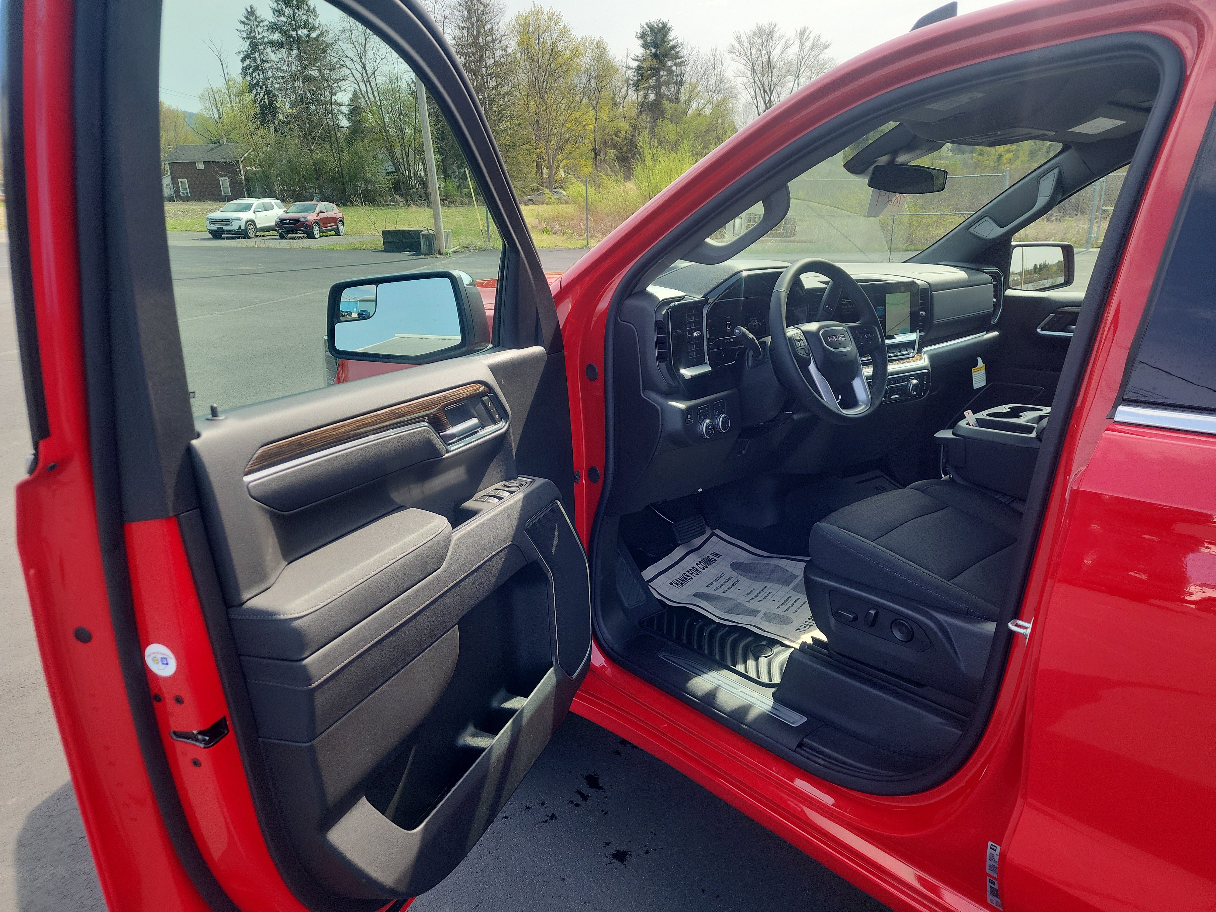 New 2025 GMC Sierra 1500 SLE w/ X31 Off-Road Package image 10