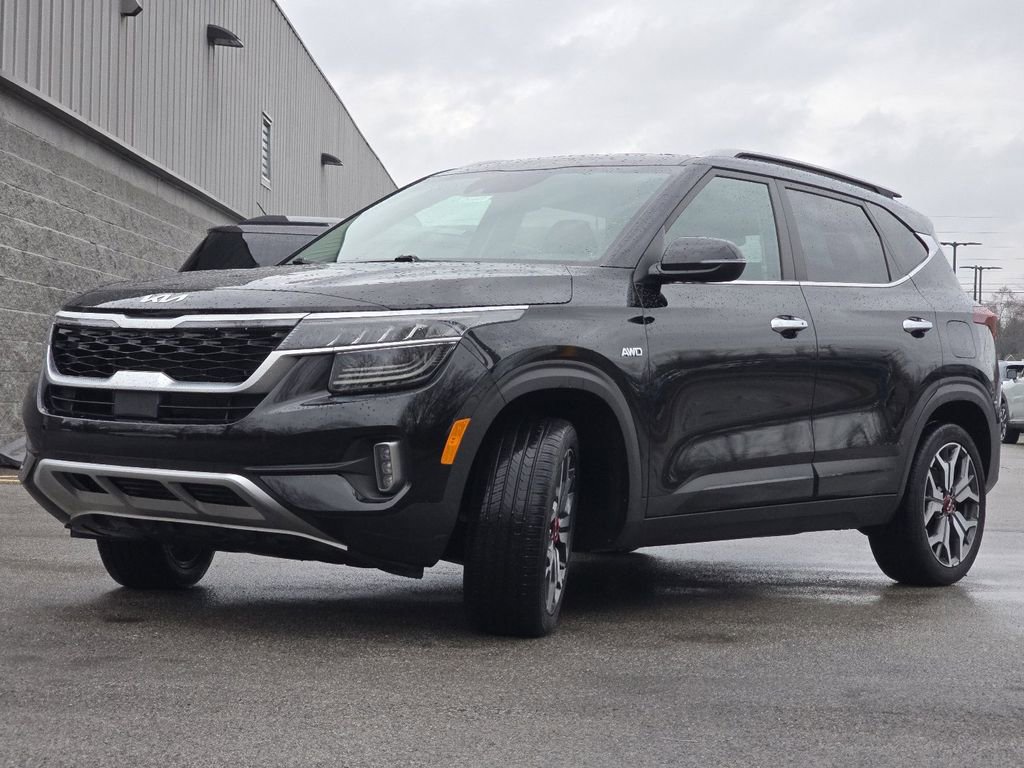 Used 2022 Kia Seltos SX w/ Sunroof Package image 13