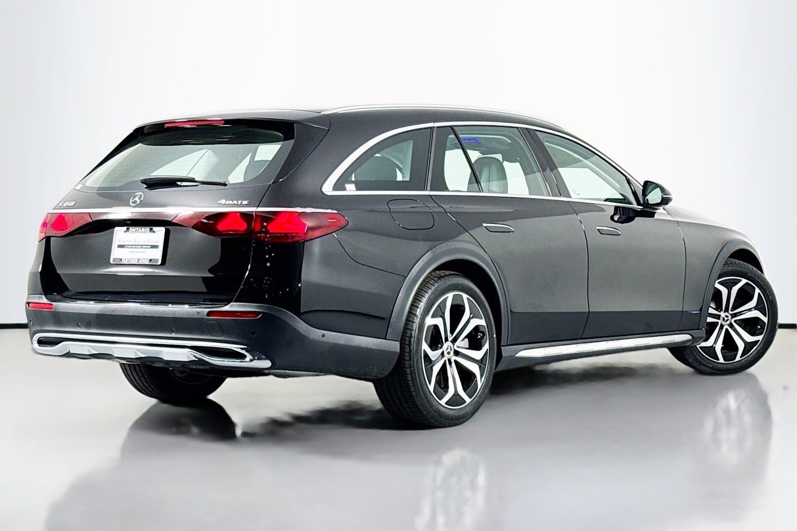 New 2025 Mercedes-Benz E 450 4MATIC All-Terrain Wagon image 11