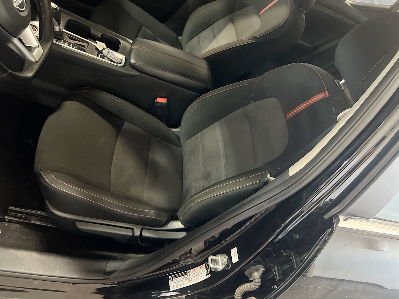 Used 2025 Nissan Sentra SR FWD image 18