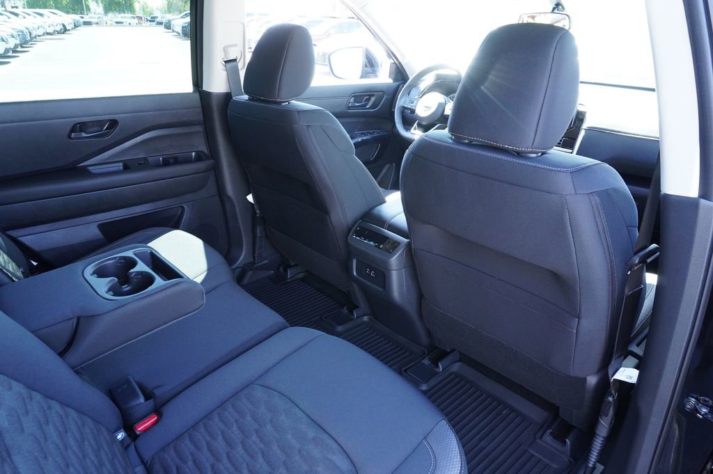 New 2025 Nissan Pathfinder SV image 11