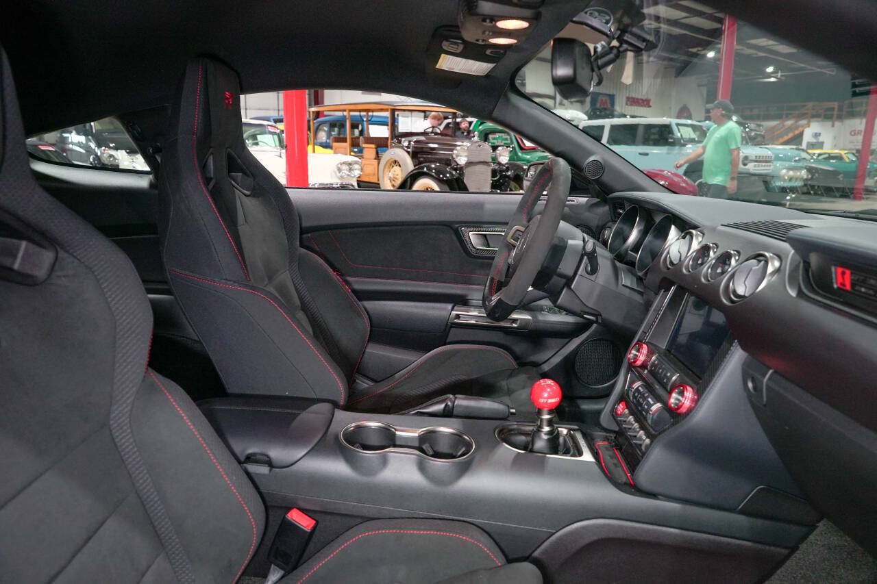 Used 2018 Ford Mustang Shelby GT350R w/ GT350R Equipment Group 920A RWD image 40